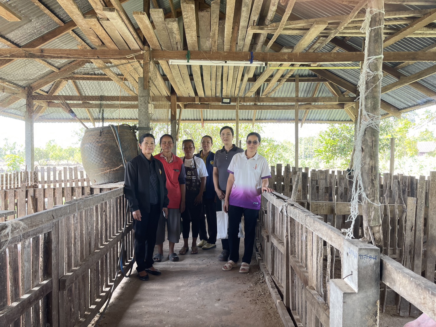 🌻🌻สุขเกินร้อย ที่ พช.101🌻🌻 🦐🦐พช.อาจสามารถ จังหวัดร้อยเอ็ด : ลงพื้นที่ร่วมกับคณะทำงานขับเคลื่อนกองทุนพัฒนาบทบาทสตรีตำบลหนองขาม