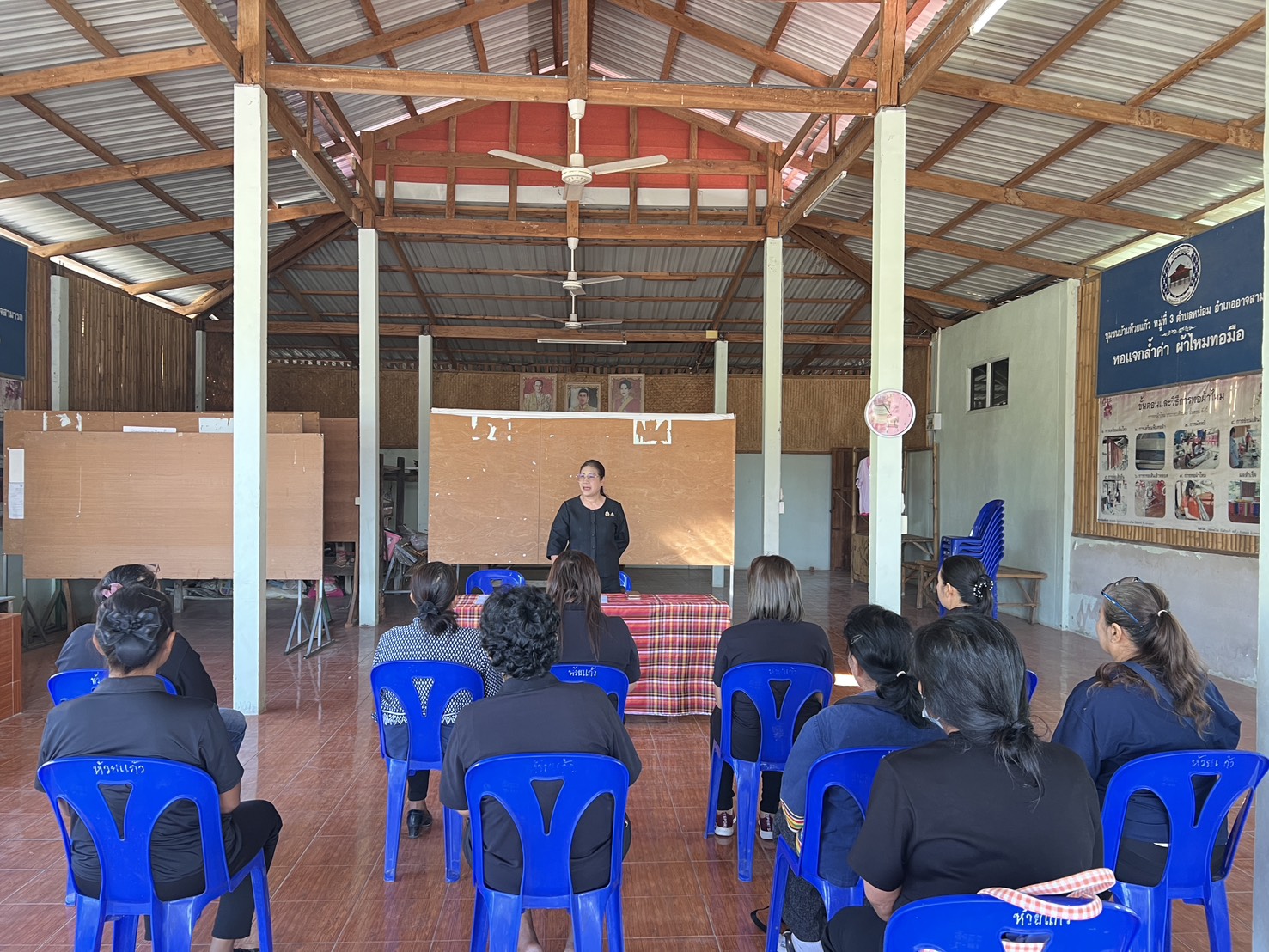 🌻🌻สุขเกินร้อย ที่ พช.101 PLUS 🌻🌻 🦐🦐พช.อาจสามารถ จังหวัดร้อยเอ็ด : ประชุมคณะทำงานขับเคลื่อนกองทุนพัฒนาบทบาทสตรีตำบลหน่อม